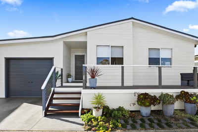 Beautiful Home in over 55's Resort close to Lake Macquarie