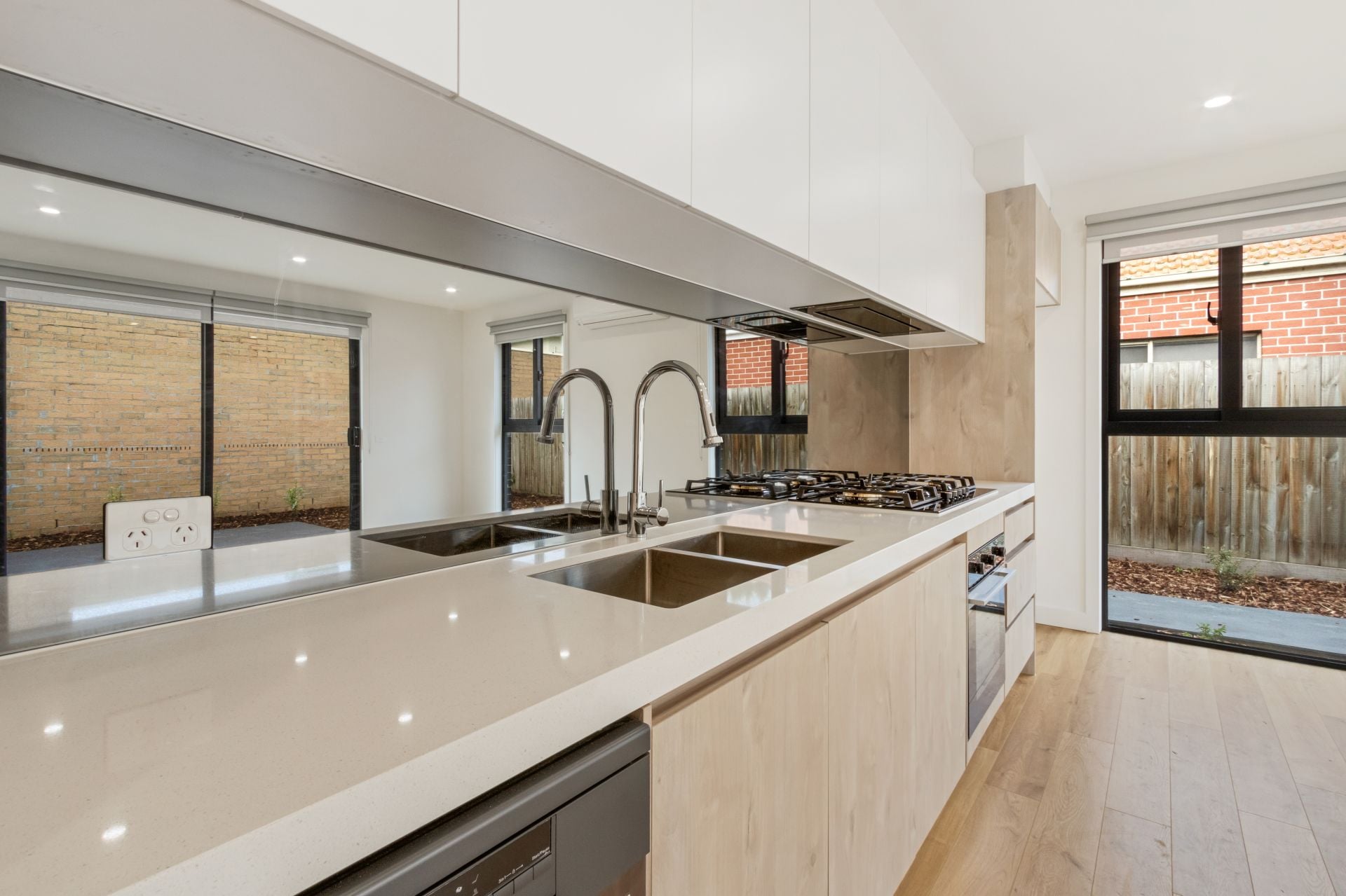 MODERN & STUNNING