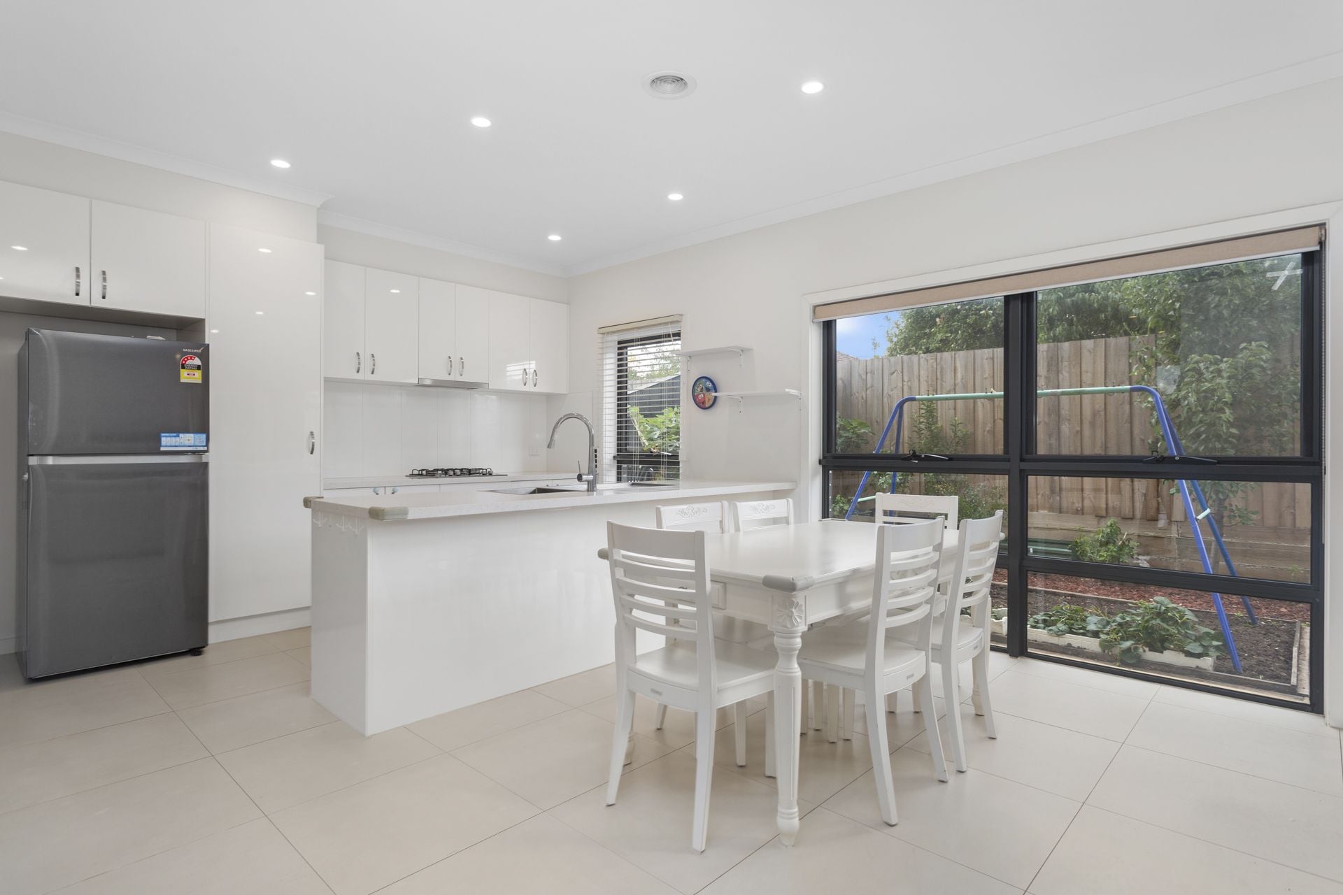 WALK TO THE TRAIN - BOUTIQUE LIVING