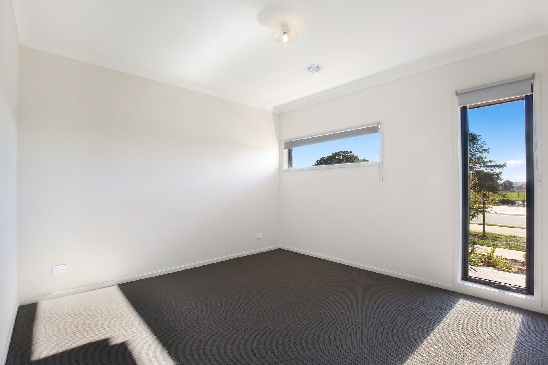 CENTRAL LOCATION IN KINBROOK ESTATE