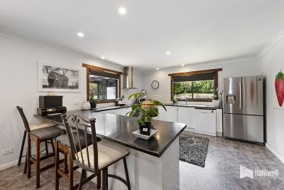 76 Knox Drive, South Spreyton, South Spreyton - Thumbnail 4
