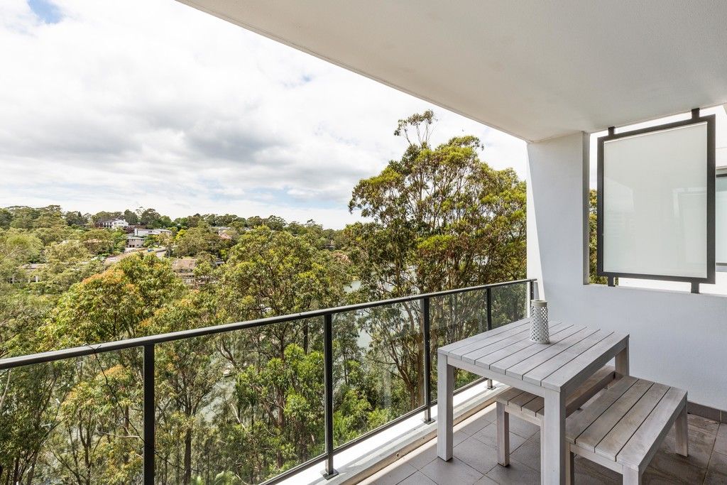 Stunning Water View Apartment