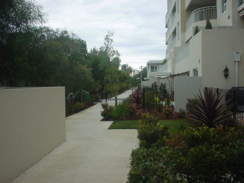 2/15 Liardet Street, Port Melbourne - Thumbnail 2