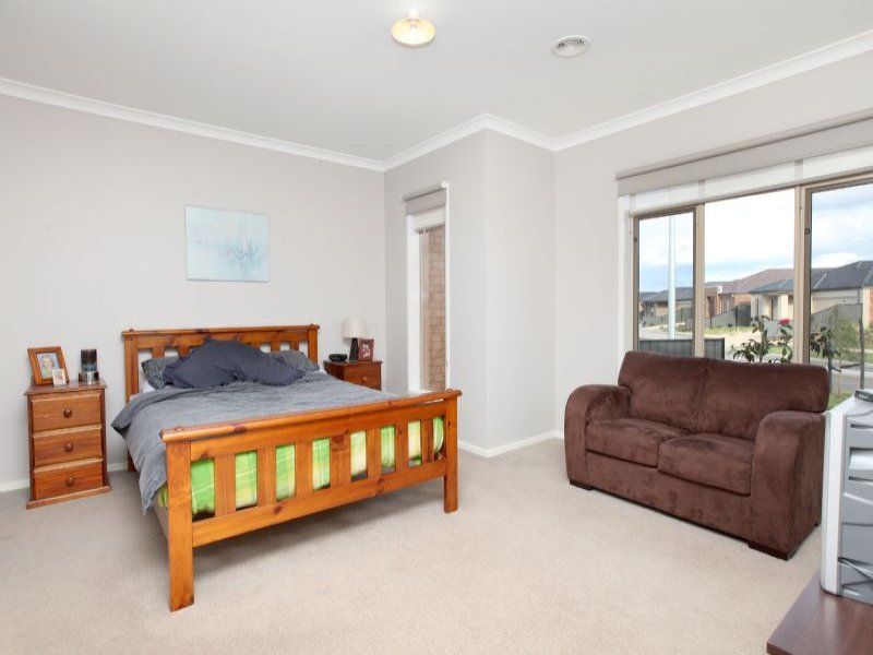 35 Pembroke Crescent, Derrimut - Thumbnail 7