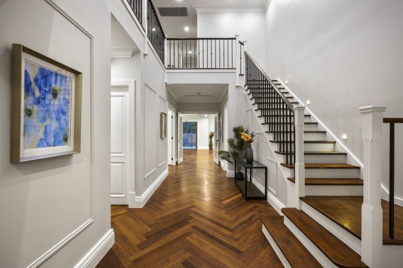 32 Hill Street, Box Hill South - Thumbnail 2