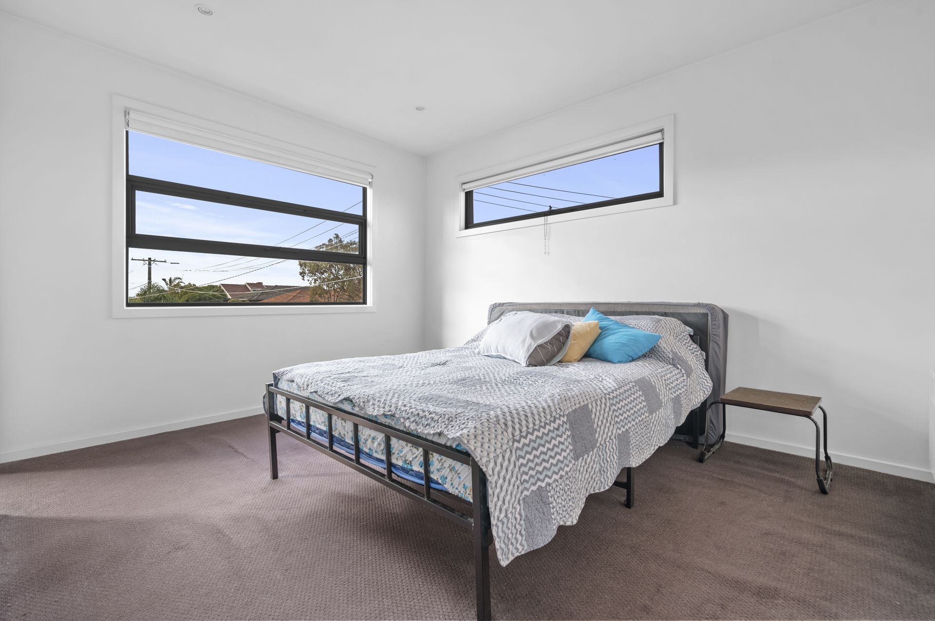 CONTEMPORARY LIVING IN A GREAT LOCATION