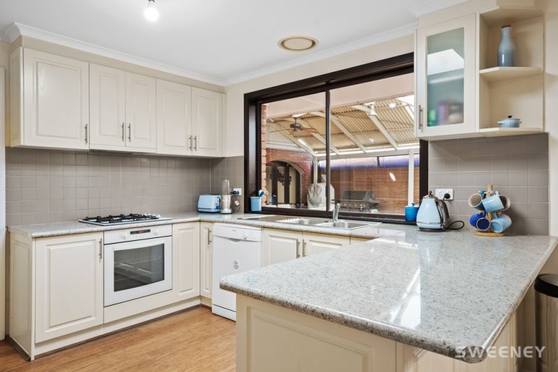 22 Polly Woodside Drive, Altona Meadows - Thumbnail 3