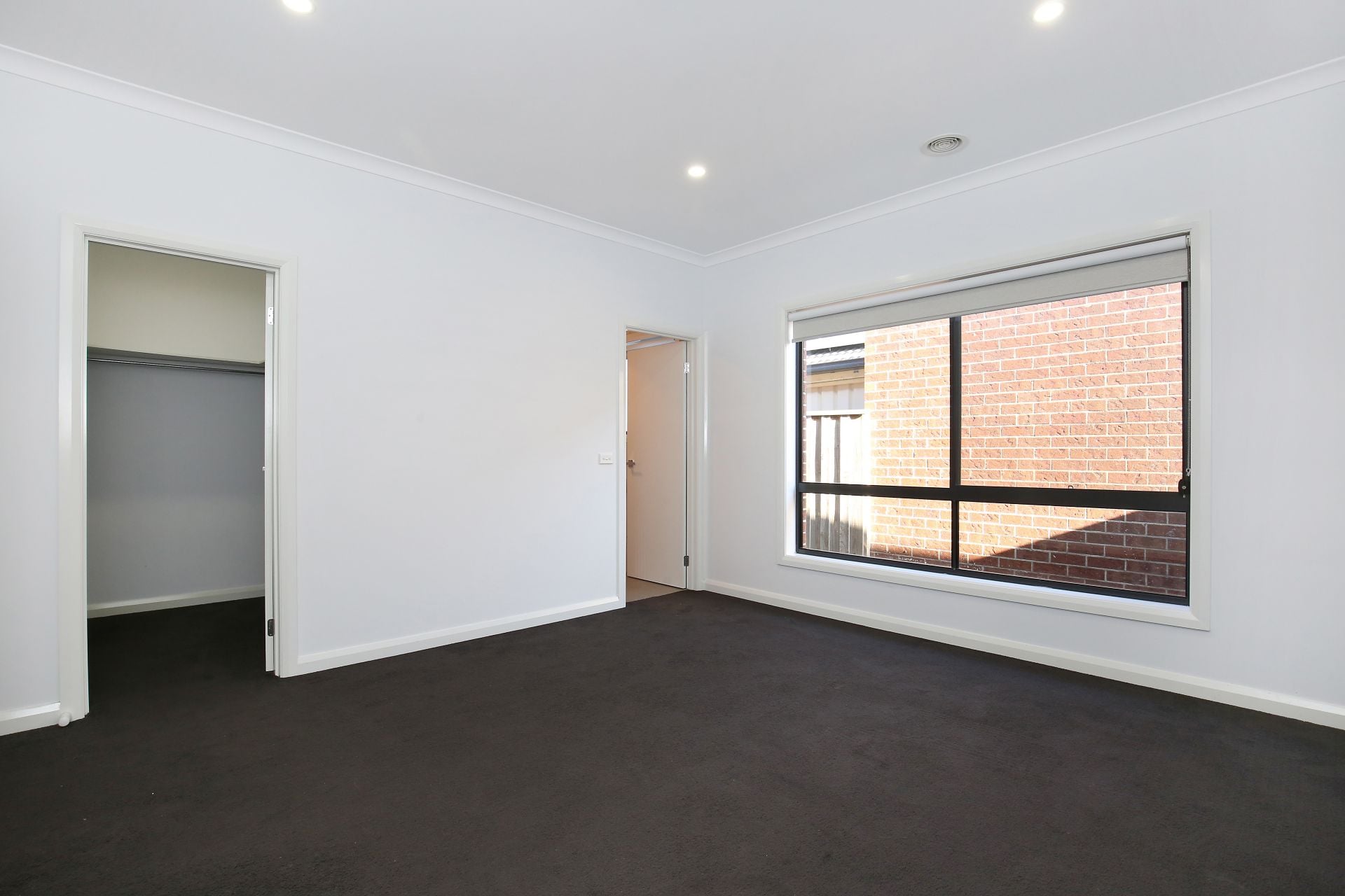 LUXURY LIVING   *Insp Tues 30th July @ 4:30pm*