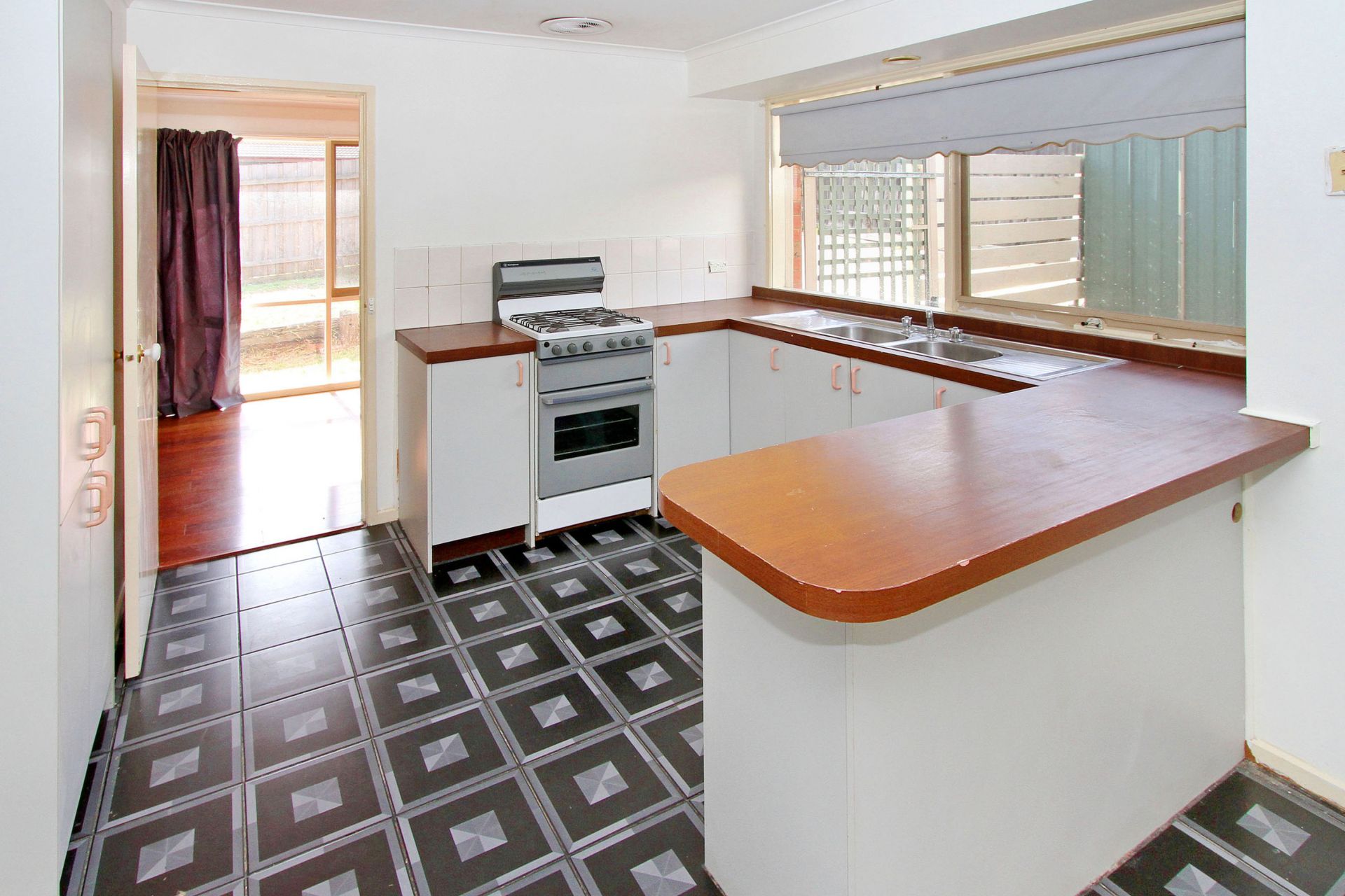 CONVENIENTLY LOCATED FAMILY HOME   *Insp Sat 28th Jan @ 10:50am*
