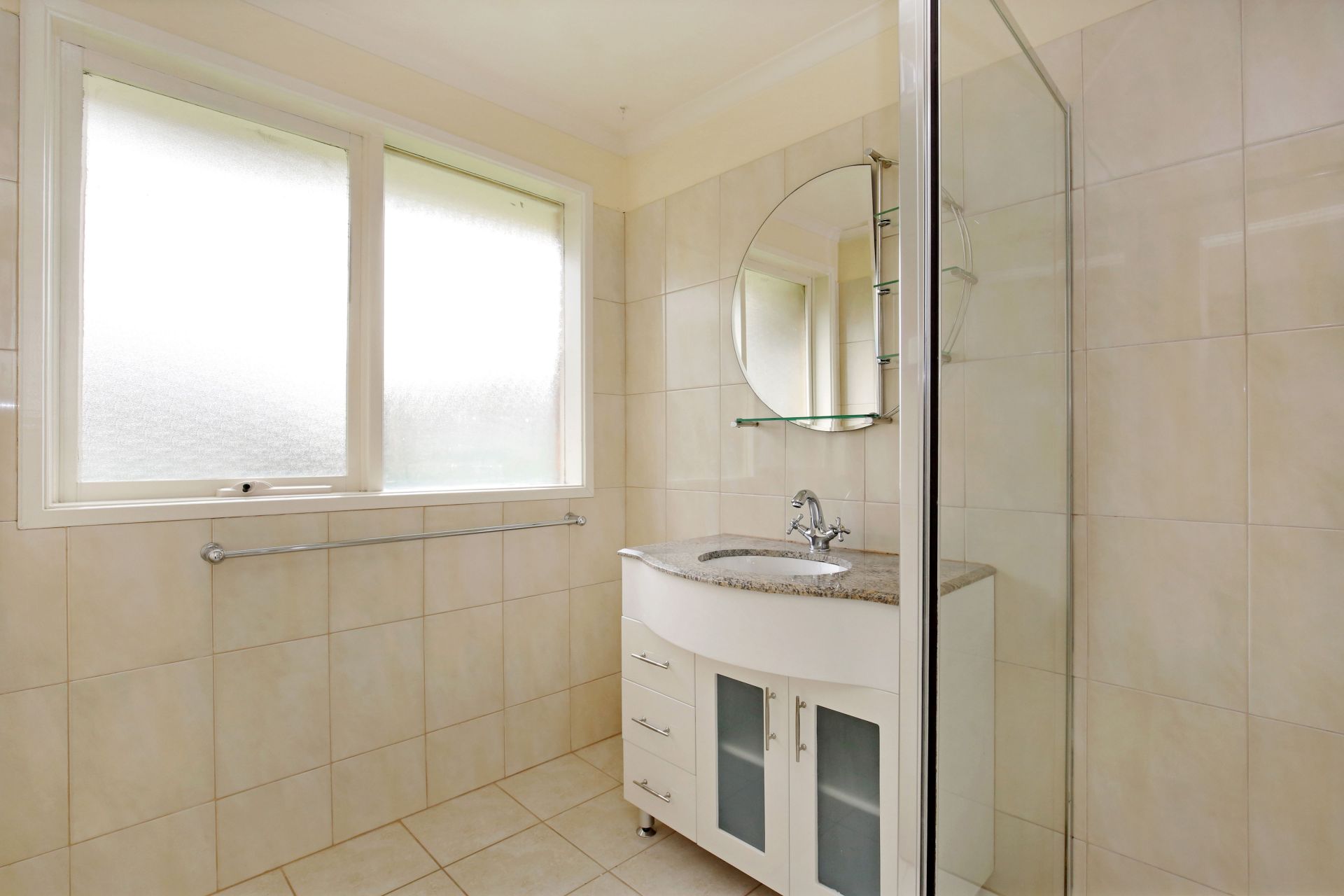 CONVENIENCE & LOCATION **FRESHLY PAINTED**  *Insp Wed 25th Jul @ 5:00pm*