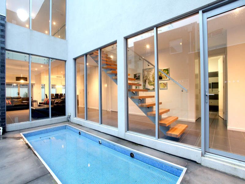22 Lake Logan Way, Caroline Springs - Thumbnail 5