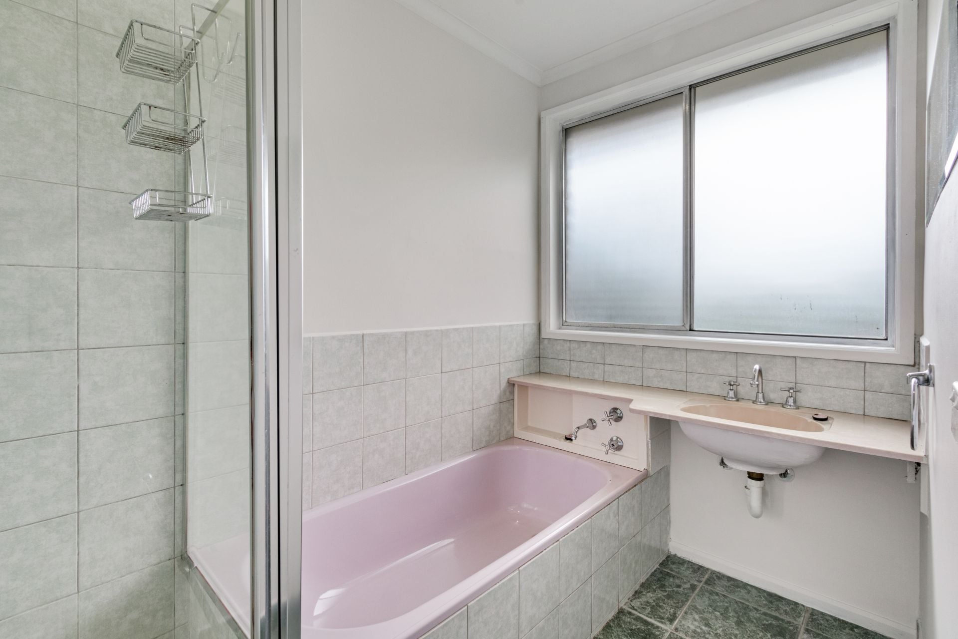 CENTRALLY LOCATED & PERFECTLY PRICED
