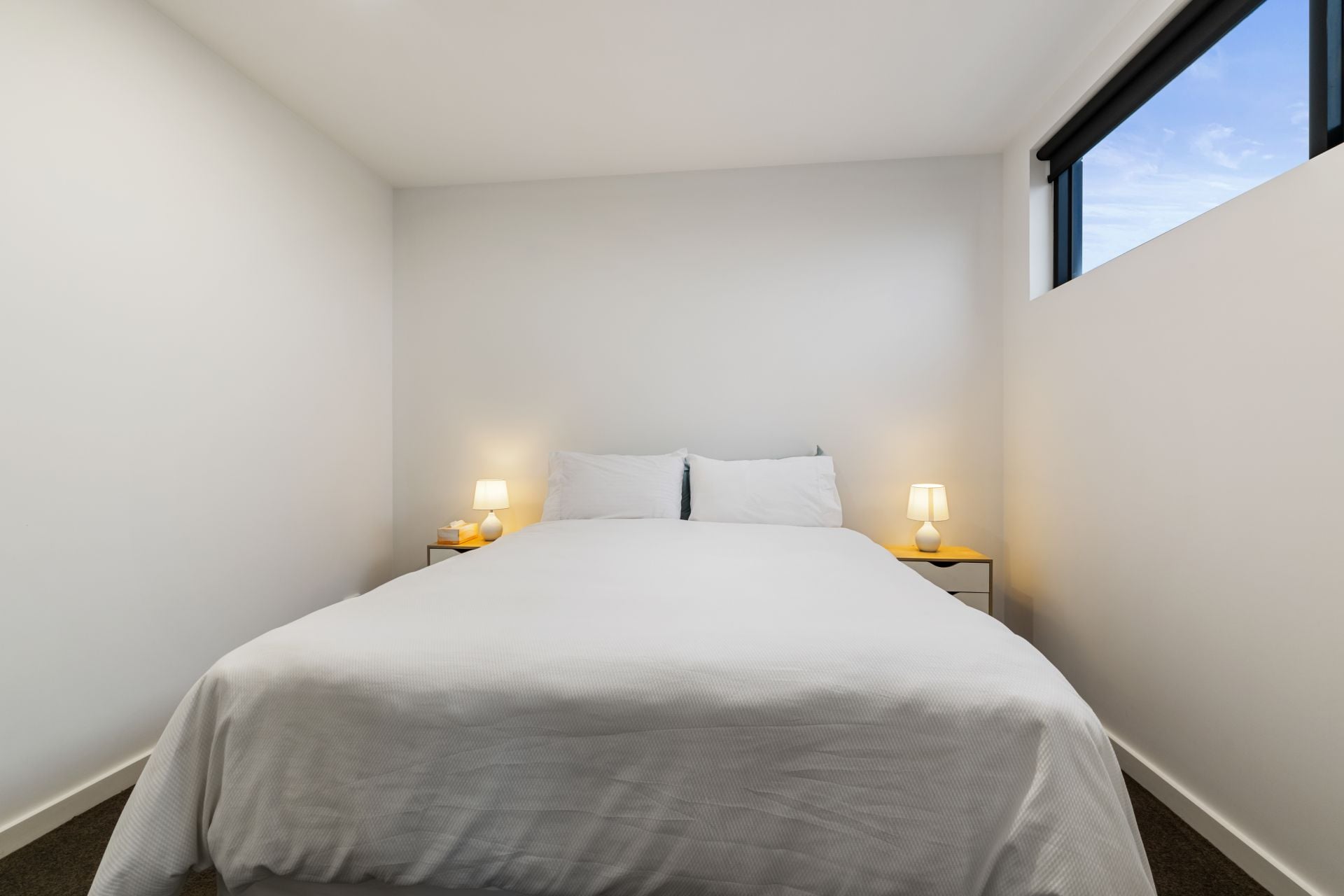 Spacious Bright 2 Bedroom Apartment