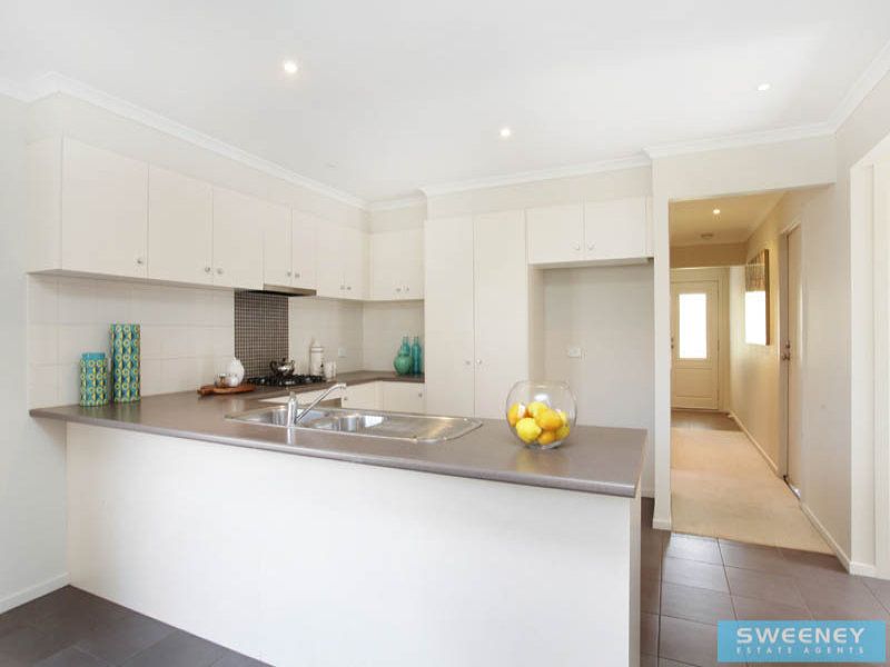 17 Cassan Way, Caroline Springs - Thumbnail 3