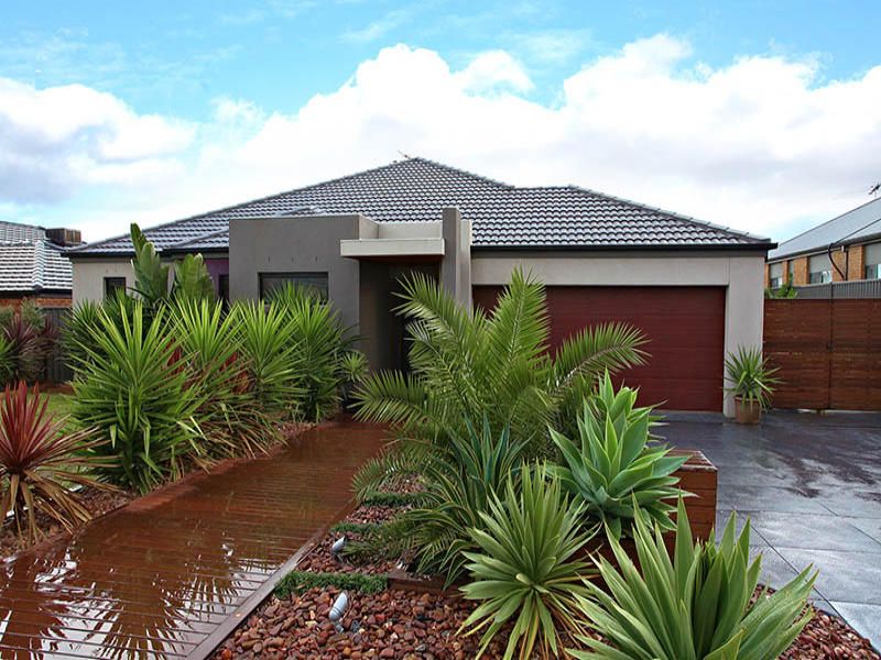 26 Pro Hart Way, Caroline Springs - Thumbnail 2