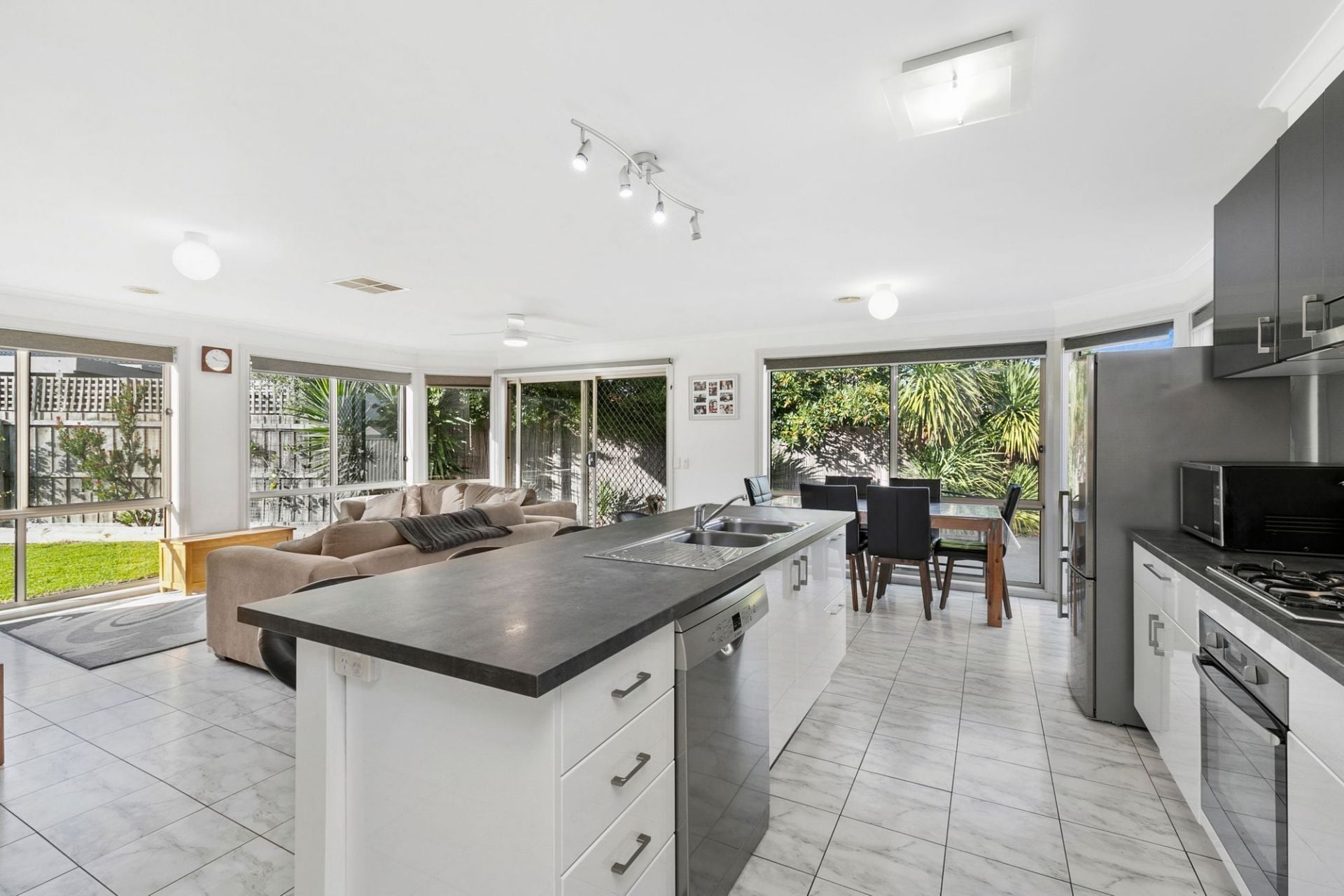 21 Melissa Court Leopold VIC, Leopold - Thumbnail 2