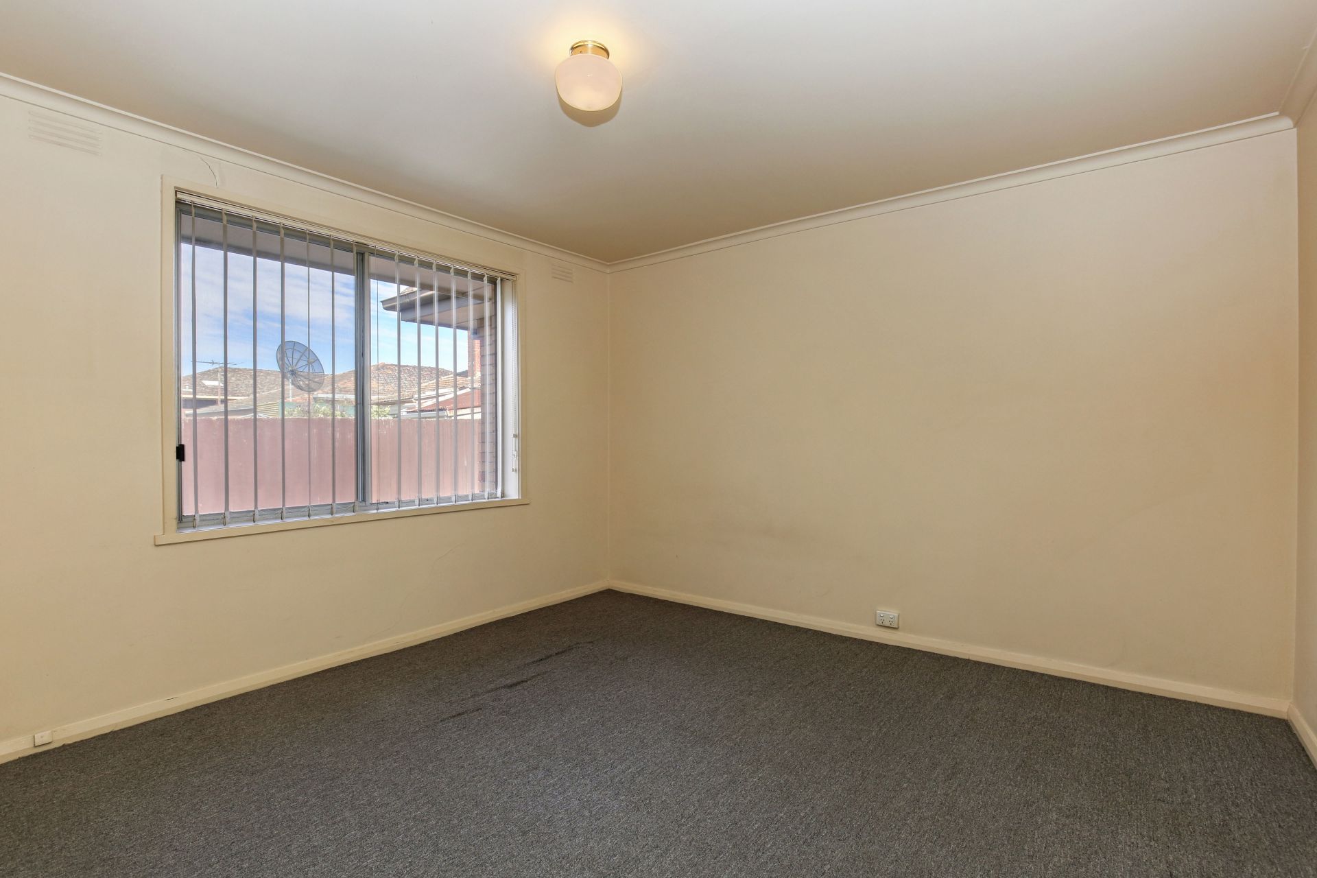 NEAT TWO BEDROOM UNIT!