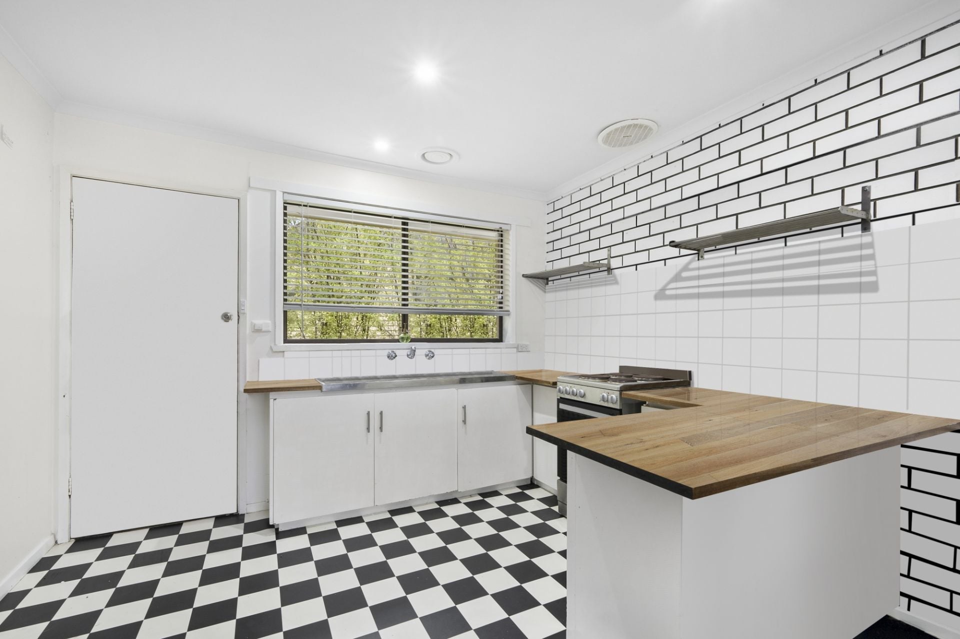 2/619 Neill Street, Soldiers Hill, Soldiers Hill - Thumbnail 5