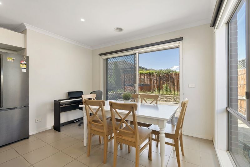 33 Eynesbury View, Wollert