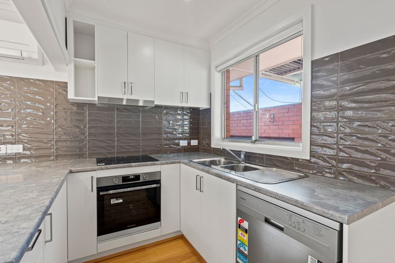 16 Winslow Avenue, Lalor