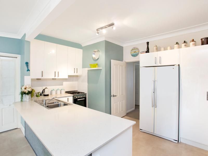 6 Woodford Crescent, HEATHCOTE, Heathcote - Thumbnail 3
