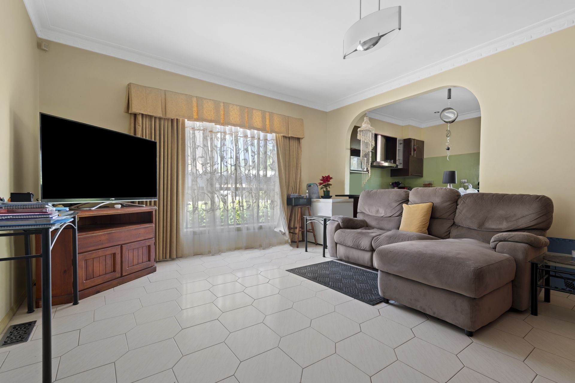 SPACIOUS FAMILY HOME