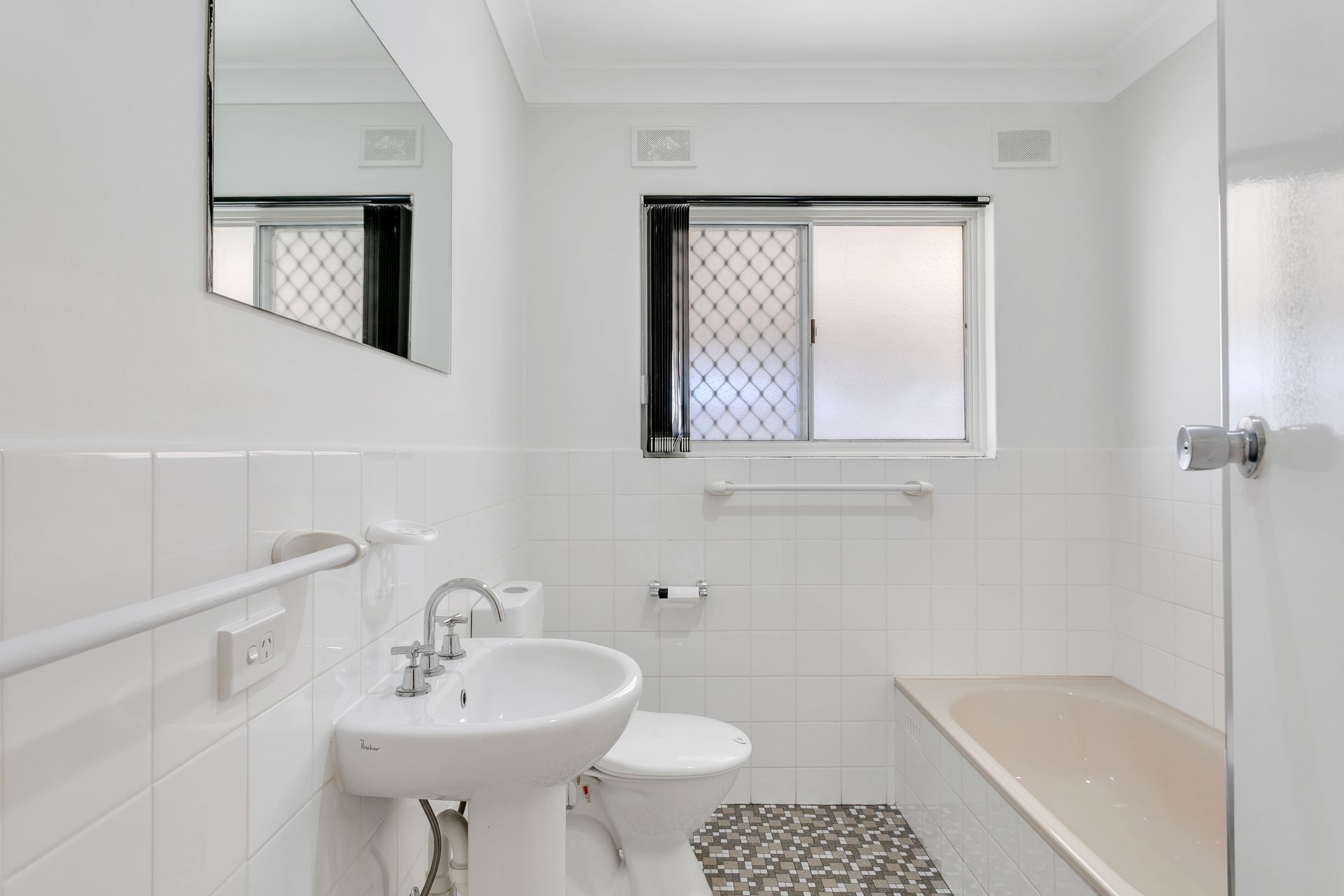 1/21B Park Street South, Woodville - Thumbnail 7