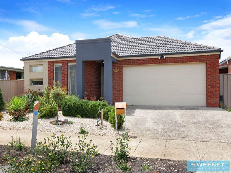 8 Hascombe Drive, Caroline Springs - Thumbnail 2