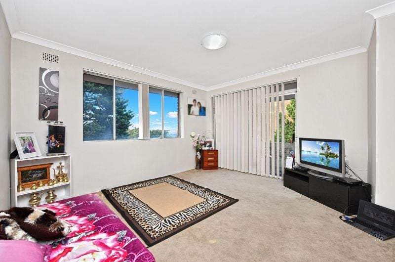 4/119 The Crescent, Homebush West