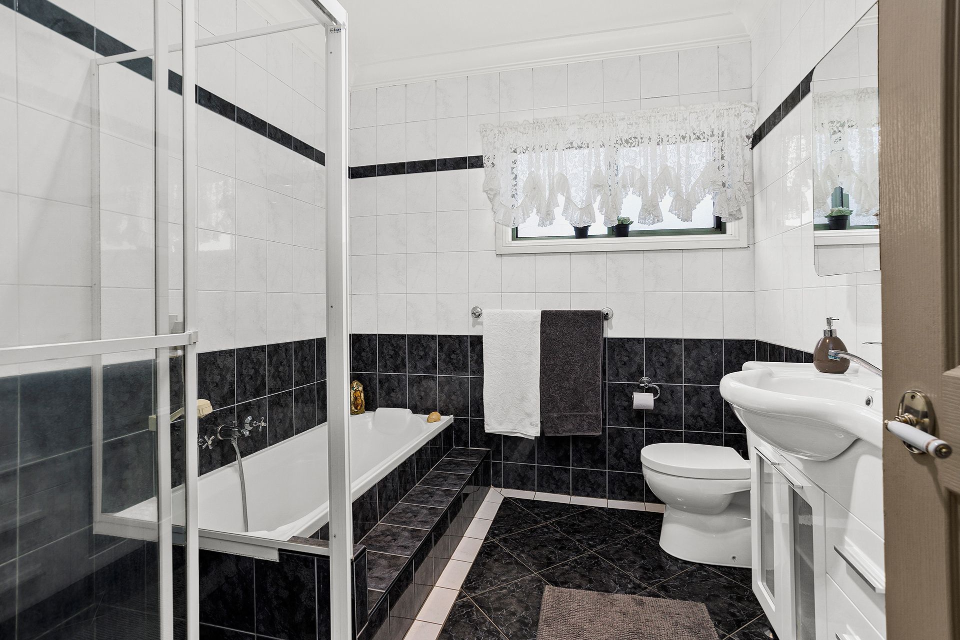 386 Henry Lawson Drive Milperra NSW, Milperra - Thumbnail 5