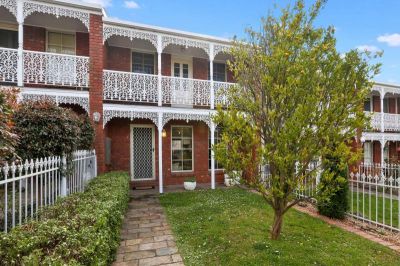 Stylish Townhouse with Private North Facing Courtyard!