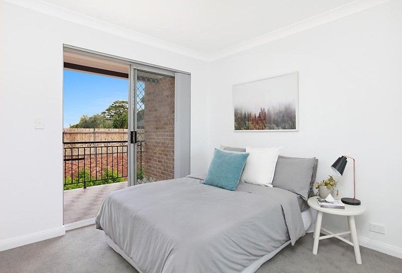 GORGEOUS FULLY RENOVATED TOWNHOUSE