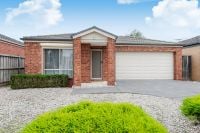 32 Hatchlands Drive, Deer Park VIC