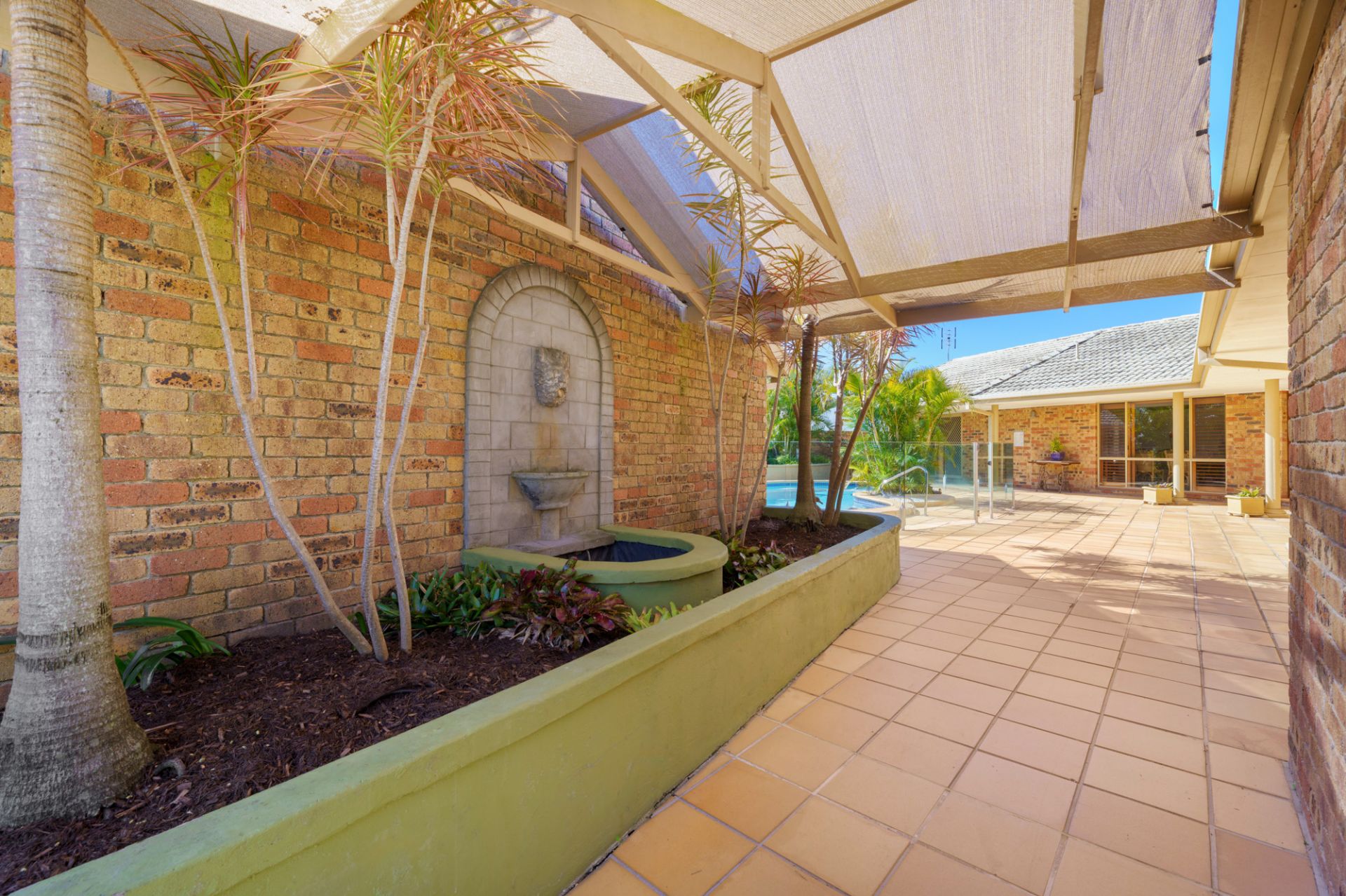 4 Cockleshell Court, Runaway Bay - Thumbnail 5