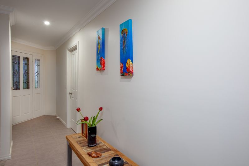 37 Mountain Way Lavington NSW, Lavington - Thumbnail 2