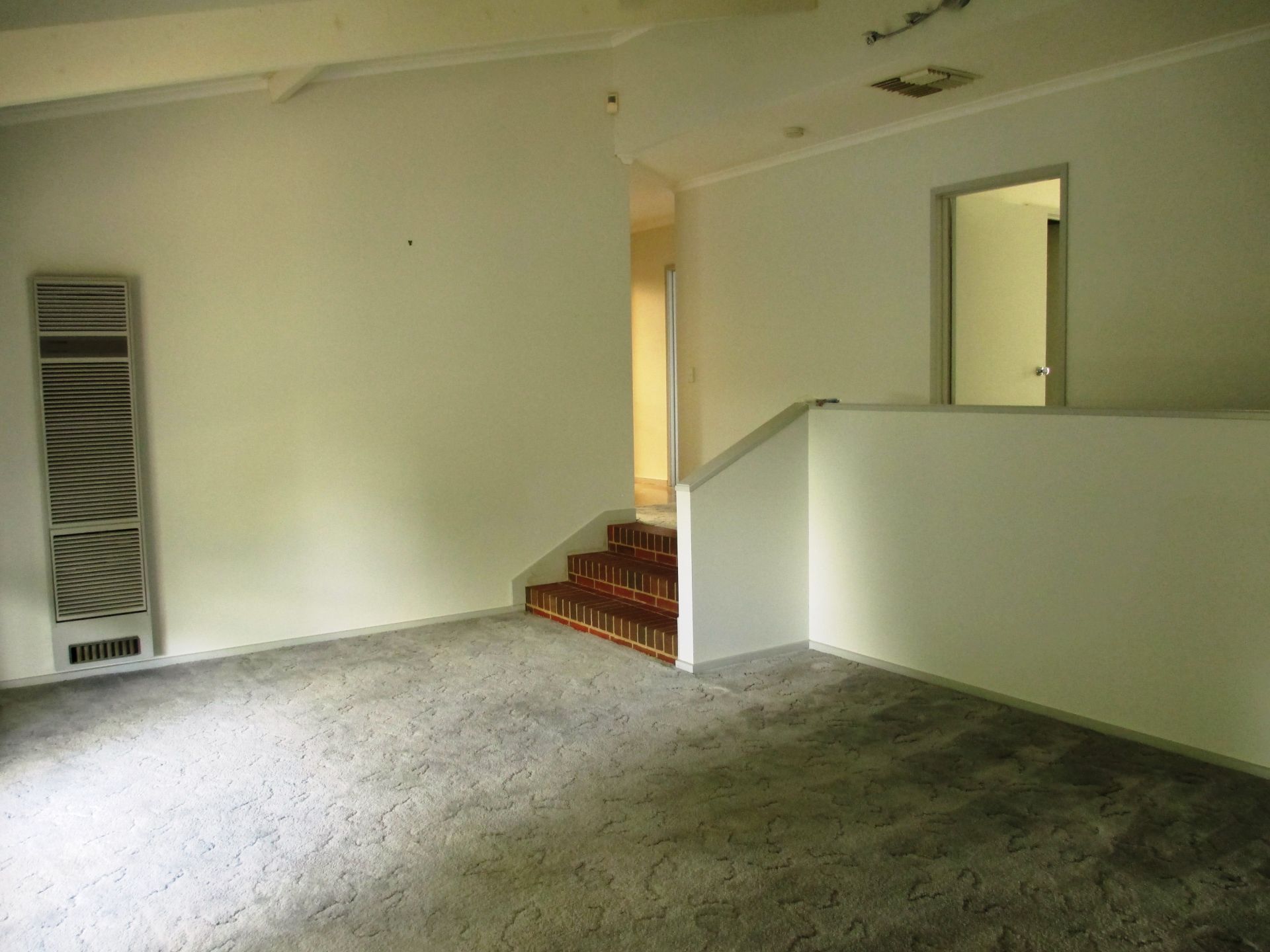 16 Golden Glade, Strathdale DCK Real Estate