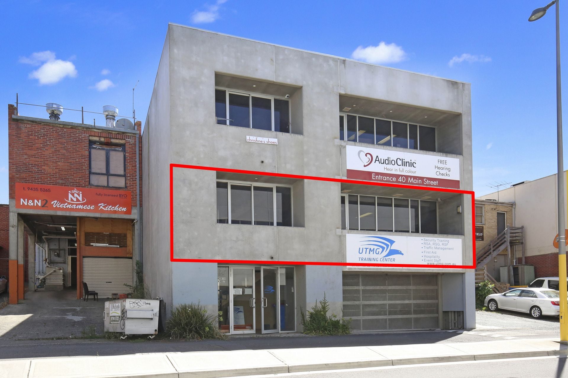 Centrally located,Large fully fitted multi use office space