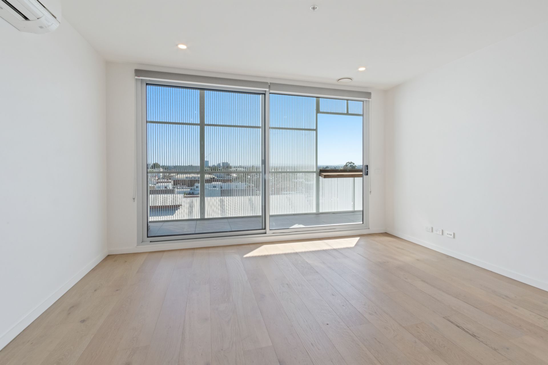 Bright and Spacious 2-Bedroom Apartment in Prime Location