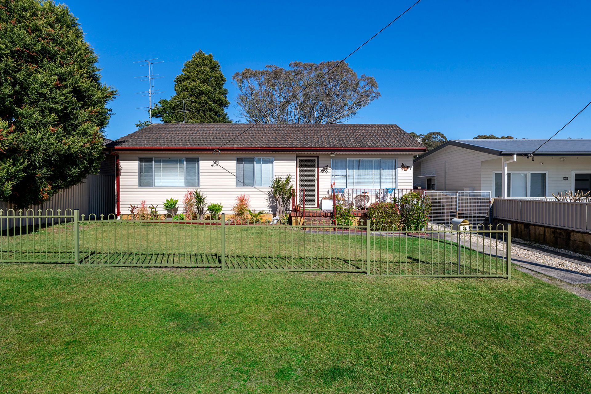 Real Estate For Sale 23 Rowena Street Noraville , NSW