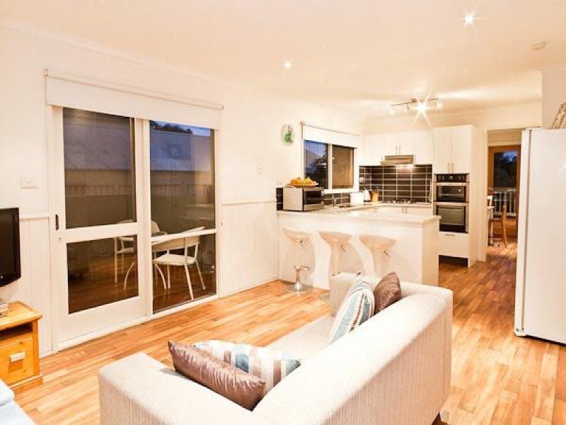 4 Richard Avenue OCEAN GROVE VIC, Ocean Grove - Thumbnail 2