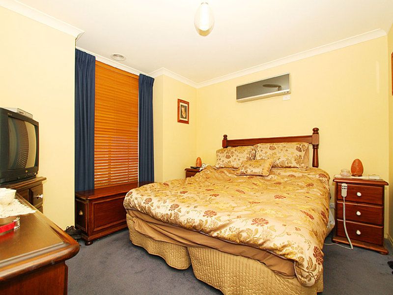 8 Luxor Close SOUTH MORANG, South Morang - Thumbnail 5