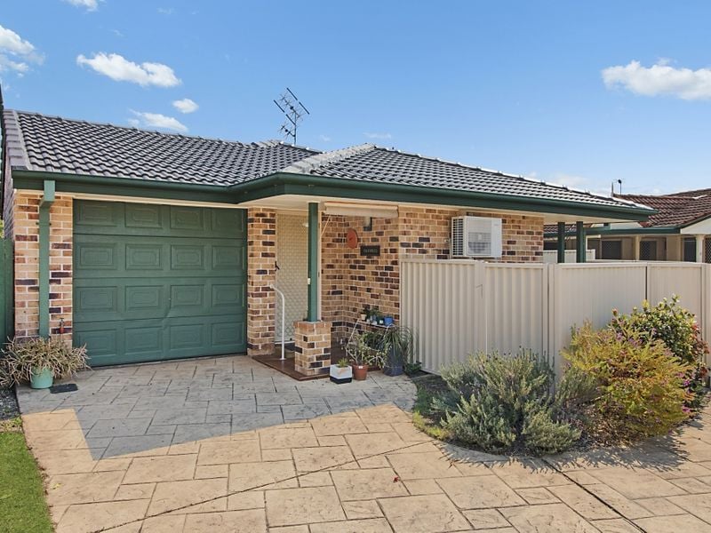 4/6 Advocate Place BANORA POINT NSW