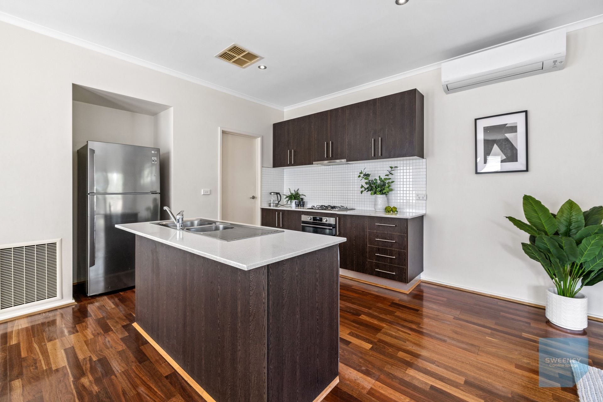 13 Beacon Lane, Caroline Springs - Thumbnail 4