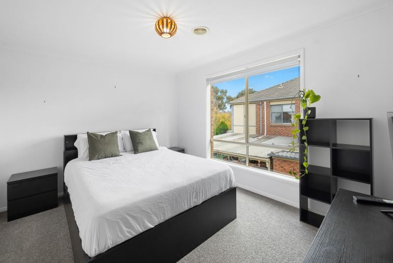 8 Braelands Close, Caroline Springs
