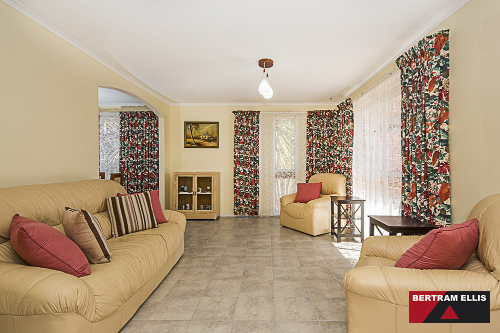 29 Crozier Circuit, Kambah - Thumbnail 3