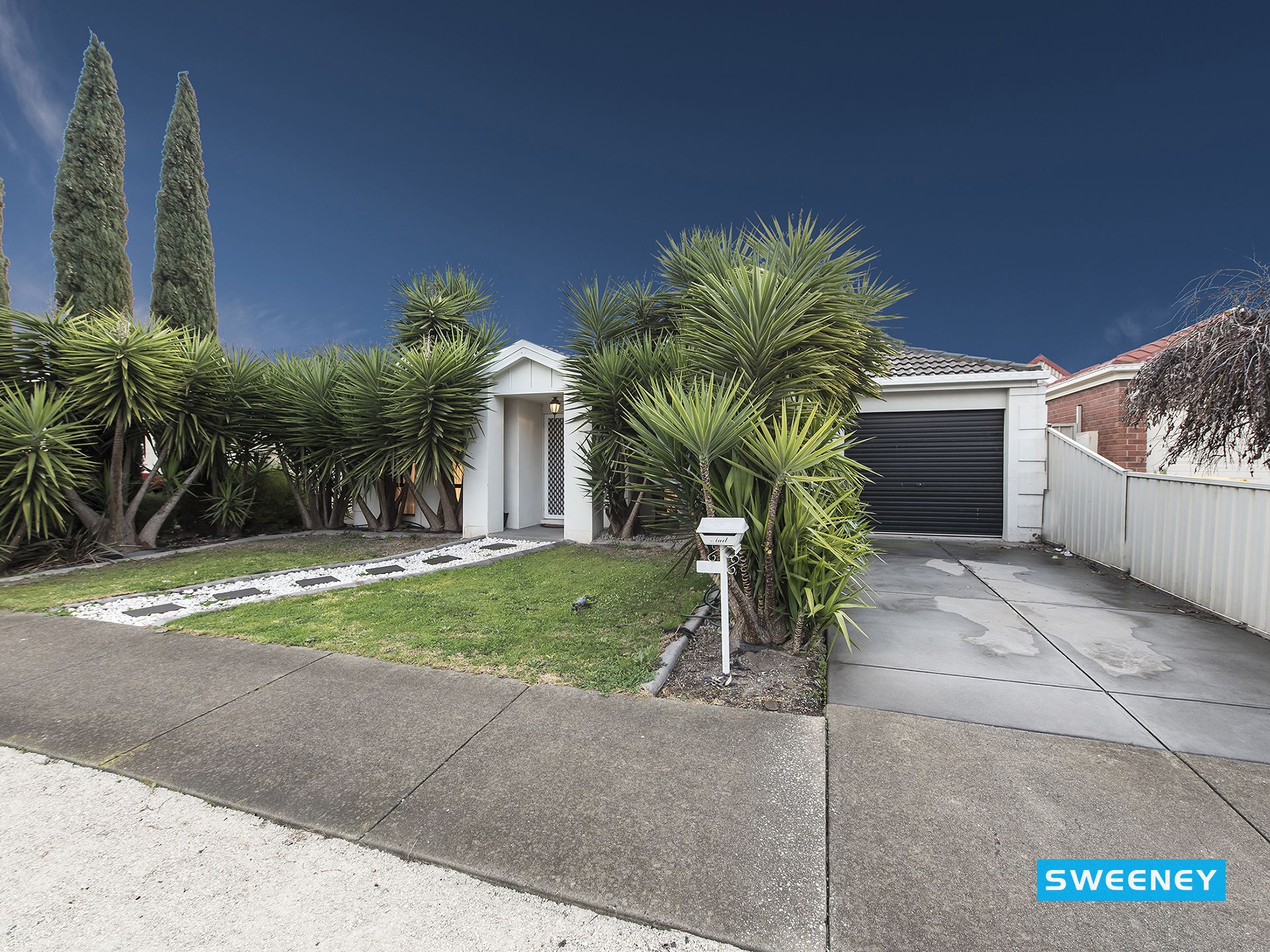 27 O'Donnell Drive, Caroline Springs - Thumbnail 3