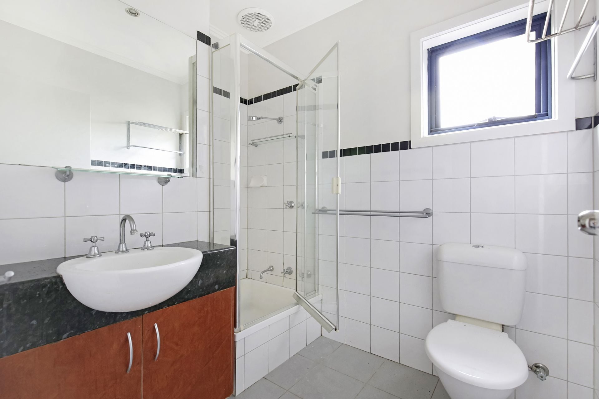 Modern Two Bedroom !!!