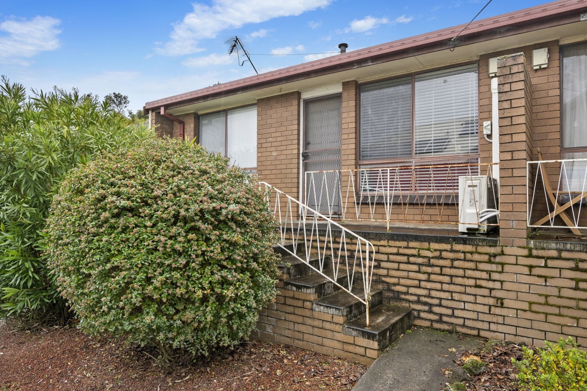2/619 Neill Street, Soldiers Hill, Soldiers Hill - Thumbnail 3