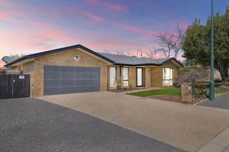Real Estate For Sale 2 Hanworth Street Amaroo , ACT