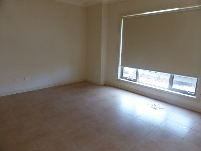 MASSIVE TOWNHOUSE TO NOT BE MISSED!